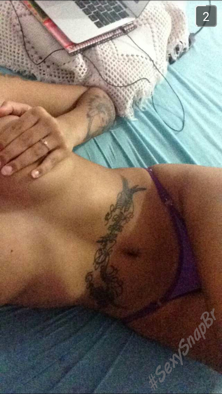 femme-en-couple-nue-sur-snap-66